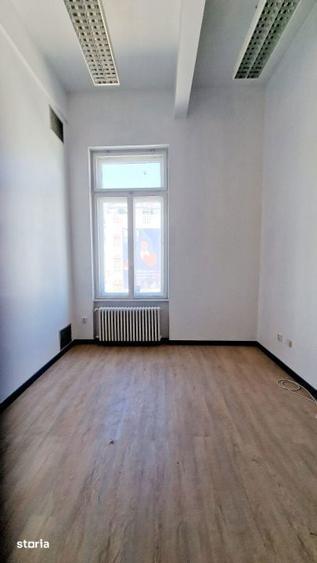 Spatiu Birou de Inchiriat Metrou Universitate 15 MP Acces si Paza 24/ - 6