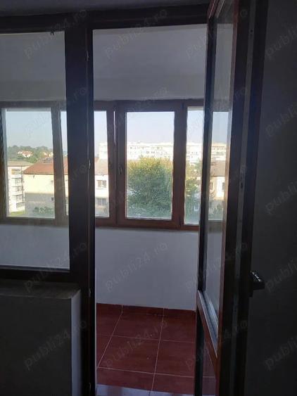 Vind apartament 2 camere decomandat - 4