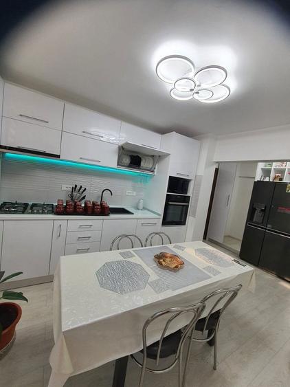 Inchiriez spatiu comercial langa piata Videlele - 1