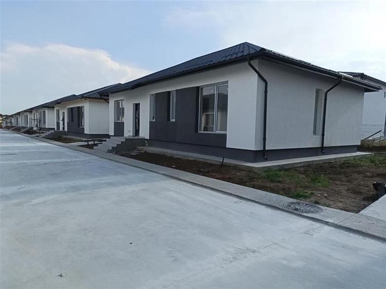Casa individuala 4 camere si teren 300 mp complex finalizat Tunari - 4