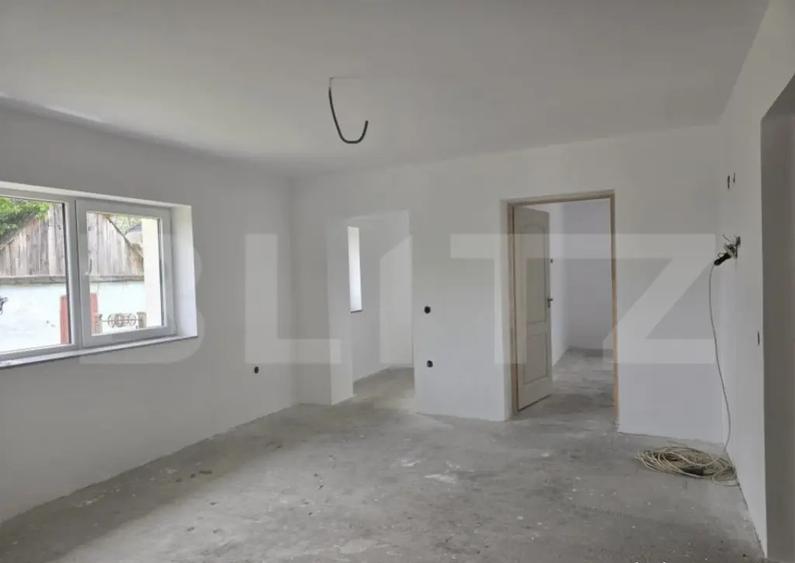 Casa 2 camere, 120 mp -7.8 ari teren . Lazuri - 1