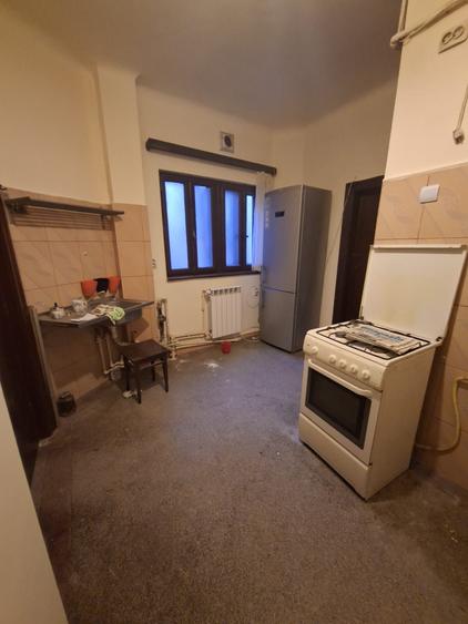 Unirii, Cantemir, Marasesti, 10 minute metrou - 12