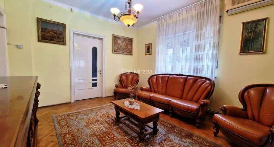 Eleganta interbelica pe Bulevardul Dacia, etaj 2, garaj Eleganta interbelica pe Bulevardul Dacia, etaj 2, garaj