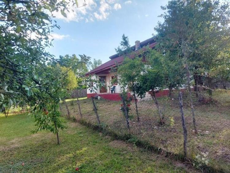 Proprietate în zonă de munte, locaţie uşor accesibilă, comuna Pârscov Proprietate în zonă de munte, locaţie uşor accesibilă, comuna Pârscov