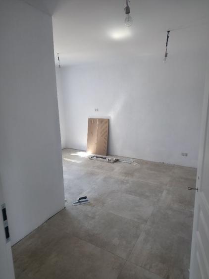 Casă cu 4 camere în Poarta Albă