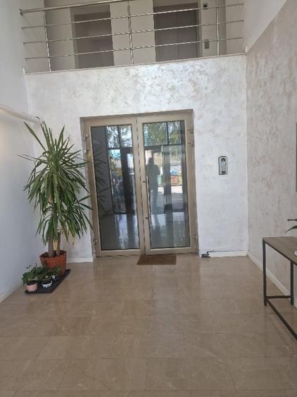 Direct proprietar:  apart 3 camere cu loc parcare Cosmopolis-liber si negociabil - 2