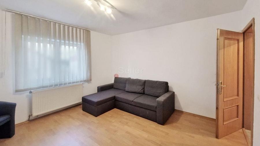 De vanzare apartament cu 3 camere central. - 9