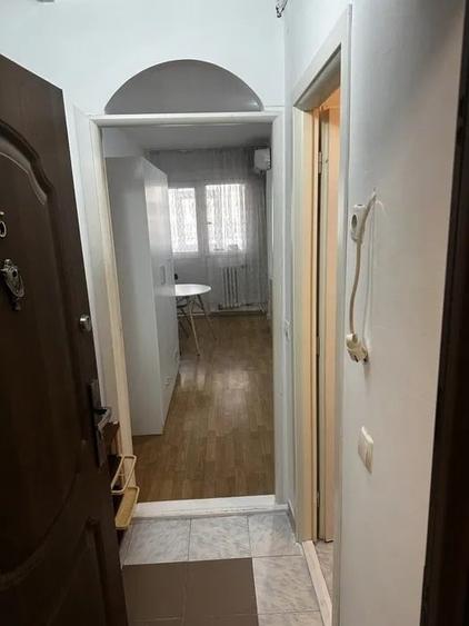 Garsoniera, etajul 1/4, zona Podu Ros-Gara Internationala - 3