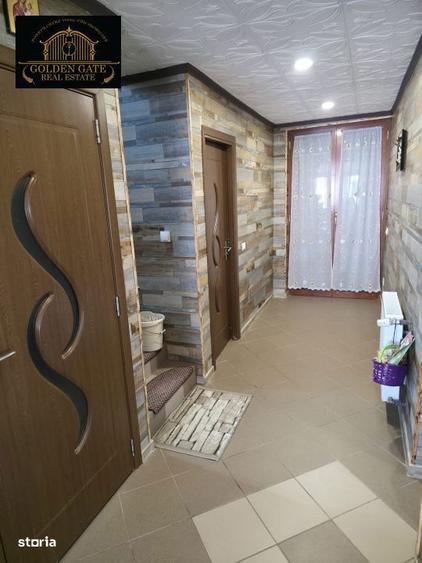 Doua case P+M + anexa, 1000 mp teren vedere panoramica spre munti - 10