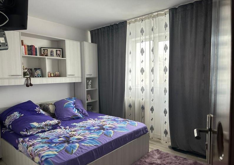 Apartament 2 camere etaj 4 , zona Independentei - 3