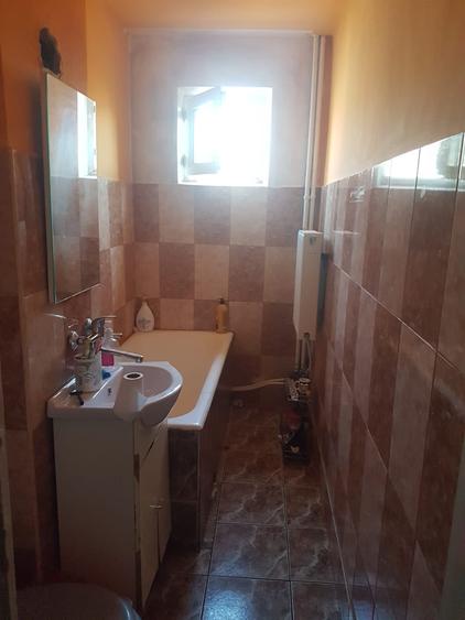 Apartament doua camere, nedecomandat, etaj trei, CT, termopan, balcon, geam baie - 8