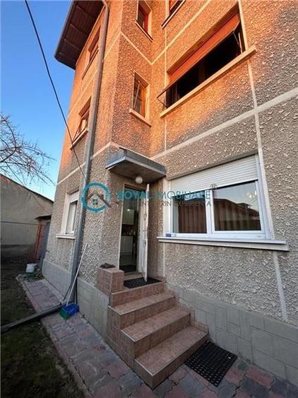 Royal Imobiliare - Inchiriere apartament 4 camere in Vila - 1