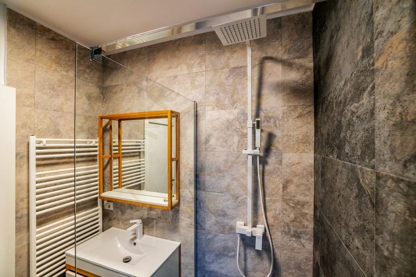 Vila moderna Mioveni | teren 1231 mp | terase, foisor si garaj - 20