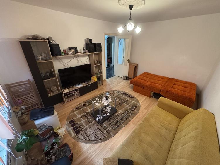 Apartament 3 camere zona Inel 1 cu Centrala - 1