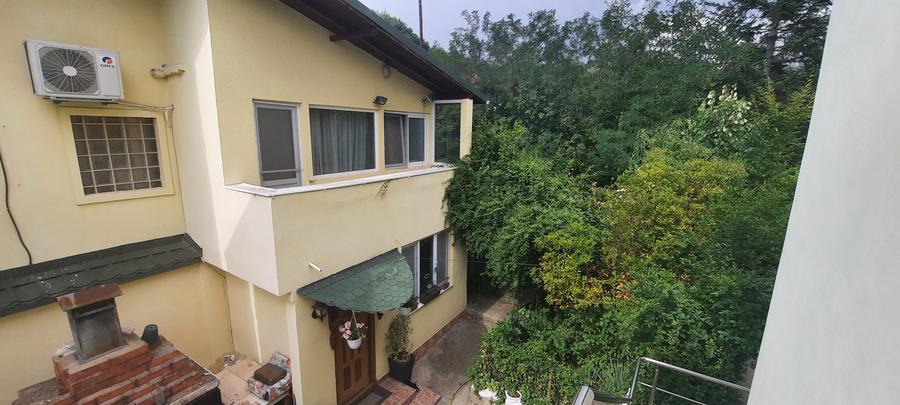 Vânzare proprietate deosebită în satul Găgeni, comuna Păulești, județul Prahova - 1