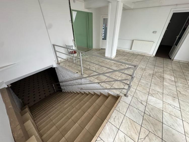 Spatiu comercial, 233mp, D+P, 6 incaperi, cartier Brazda, zona Amaradia - 5