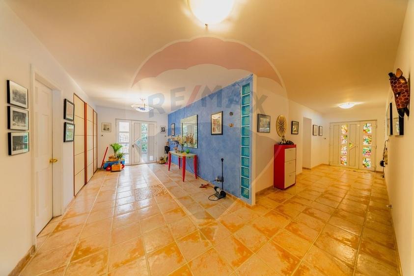 Vilă cu 4 camere de vânzare 921 mp zona Subcetate,Arad - 3