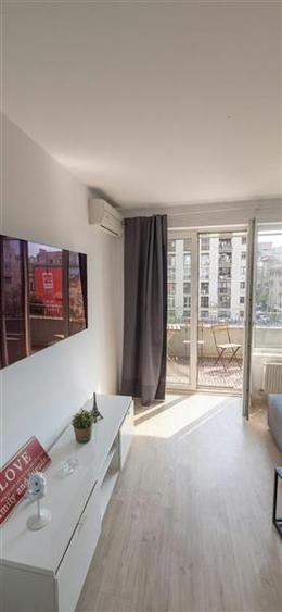Apartament cu 2 camere decomandat în Romană