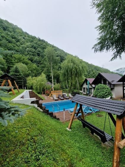 Complex Turistic - 900 mp utili -  teren 3000 mp - Piscina - zona turistica - 55