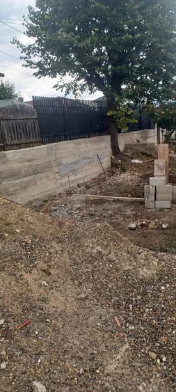 Casă cu Teren 450 Mp în Breazu