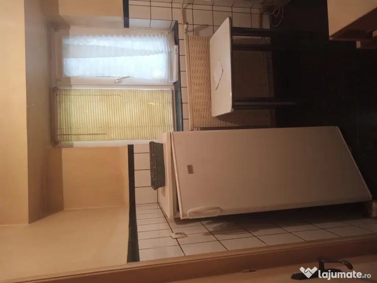 Garsonieră decomandată în Splaiul Unirii