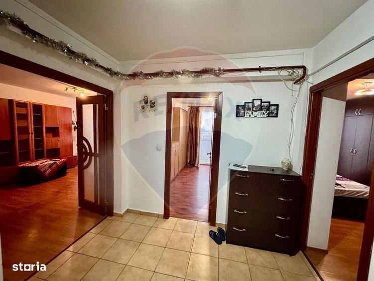 Apartament cu 3 camere de vanzare in zona Craiovita Noua - 13