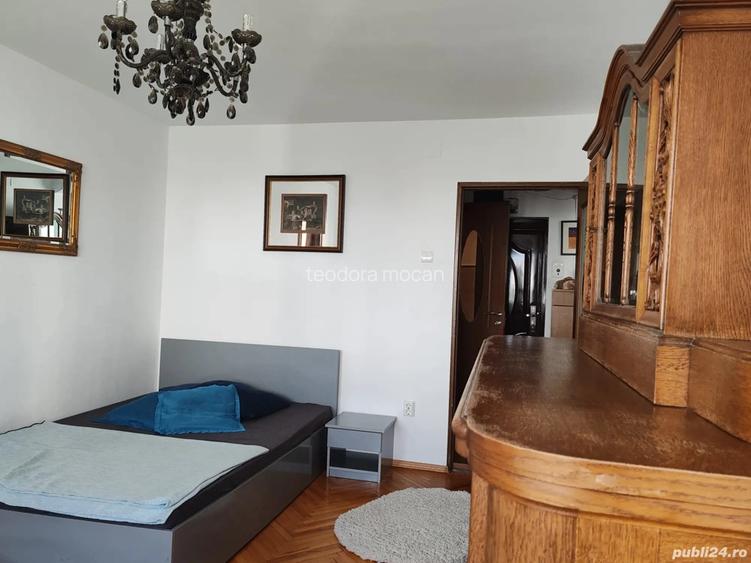 Inchiriez apartament de 3 camere in Mana?tur