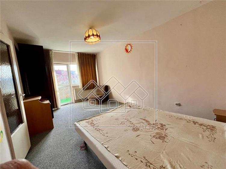 Apartament de vanzare in Sibiu - 2 camere - bloc cu lift - 15