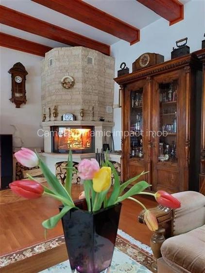 Casă cu 6 camere în Sânpetru