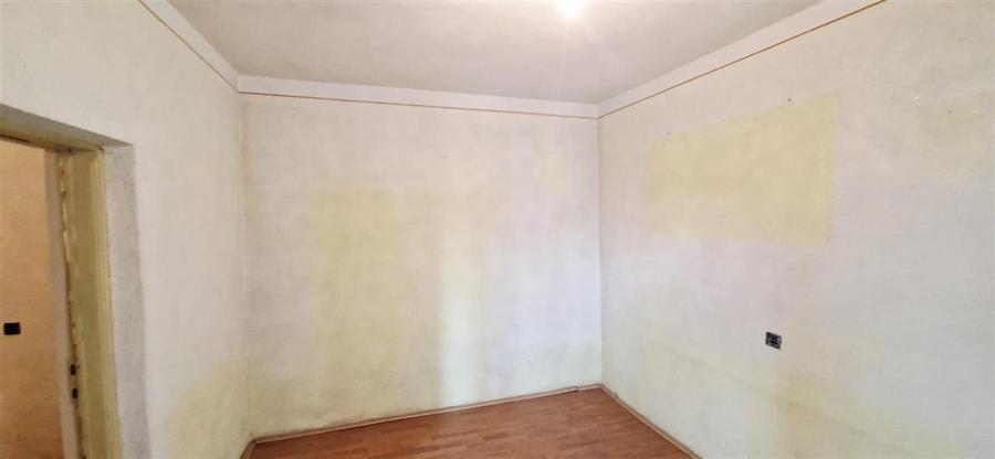 Casa Bradesti , teren  intravilan 7952 mp , deschidere 33 m la DE 70 - 10