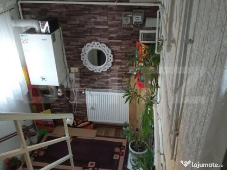 Apartament 3 camere decomandat, in vila, cu terten si intrar - 1
