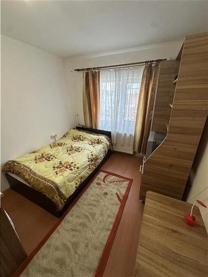 Langa Giovana Bucovina cu acoperis ideala pt investitie - 1