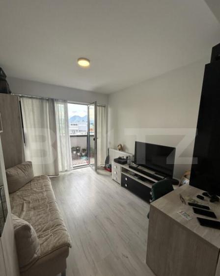 Apartament cu 3 camere, 68 mp, etaj intermediar, zona Tracto - 1