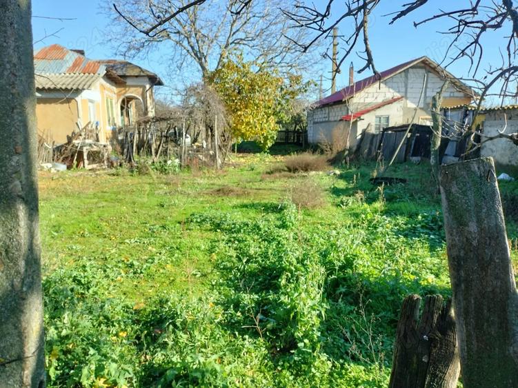 Vand casa batraneasca in sat Craciunei, comuna Radomire?ti, jud Olt - 1