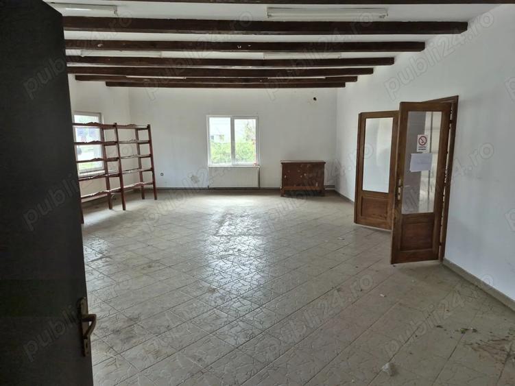 Casa de vanzare sau inchiriere in comuna Forotic pozi?ie centrala - 1