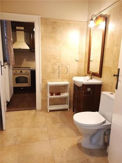 MEDICINA - ETAJ 2 - CLADIRE ISTORICA - 3 CAMERE - 1 BALCON - 1 TERASA - CENTRALA - 9