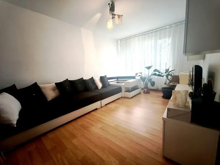 DE VANZARE apartament 3 camere mobilat/utilat Titan Liviu Rebreanu - 3