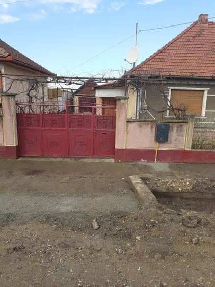Casă individuală cu 3 camere cu Teren 608 Mp în Episcopia Bihorului
