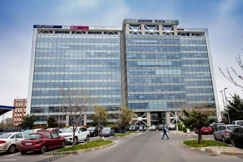 Birou, de 25,500 mp, în Militari