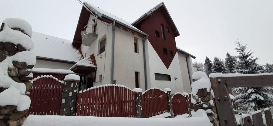 Casa de vacanta sau pensiune situata langa Cabana Trei Brazi Predeal - 51