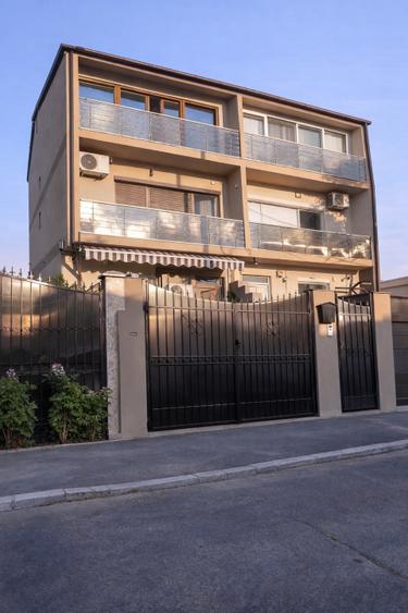 Casă duplex P+1+M | 5 camere | 163 mp utili | curte privată | Sector 3 - 9