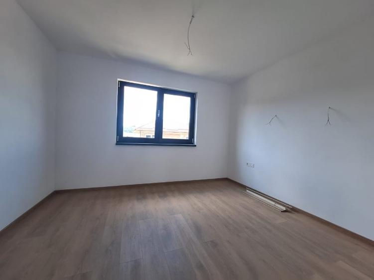 EXCLUSIVITATE! Casa tip duplex,  finisaje premium, curte, 2 locuri de parcare - 9