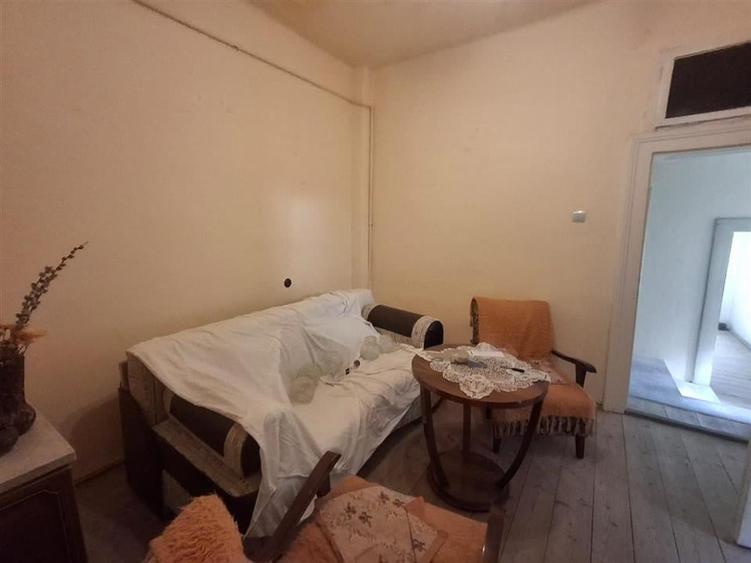 Apartament la casa 2 camere pivnita parcare zona Terezian - 5