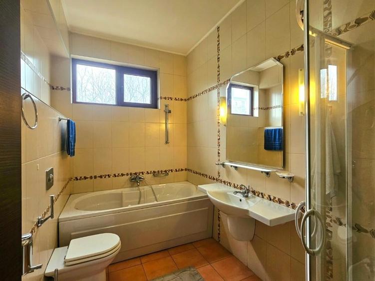 Baneasa - vila 2006, 10 camere, 5 bai, garaj și curte liberă 710 mp! - 12