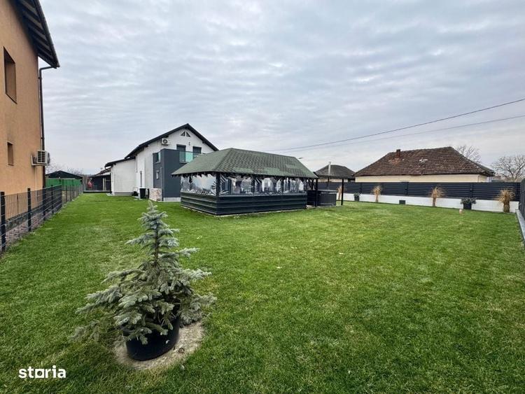 Casa moderna, complet mobilata, cu panouri solare, jacuzzi,aproape de - 15