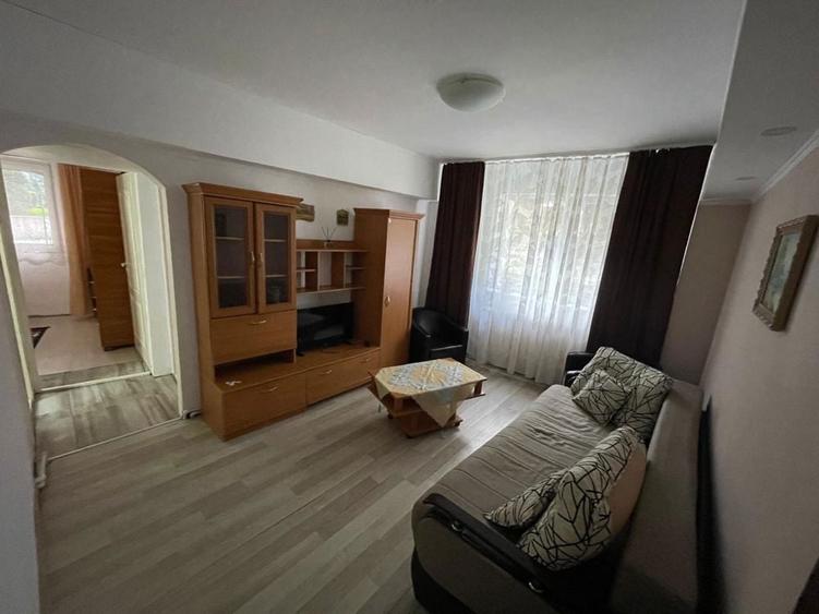 Inchiriez apartament cu 3 camere - 4