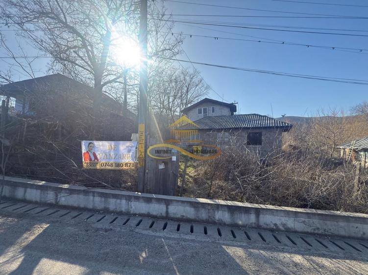 Casă P+M la roșu + teren 1.239 mp – Sărata (Bacău) – 74.900 € - 10