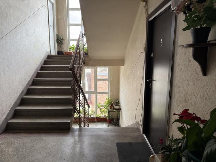 Apartament cu 2 camere la 1 km de Rivus Mall, 46 mp, etaj 2 din 3, parcare - 6