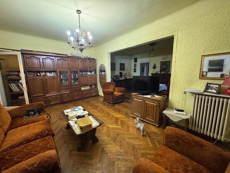 Vanzare apartament patru camere in vila Cotroceni Romniceanu piata metrou - 2