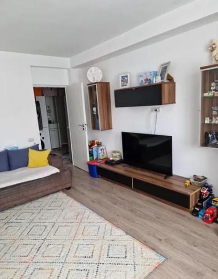 Apartament 2 camere, decomandat - zona Tractorul. - 1